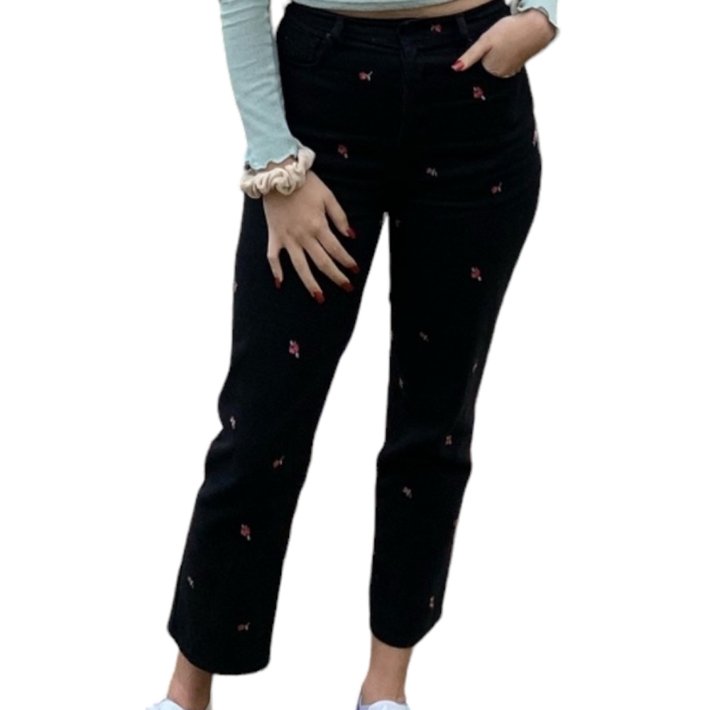 Pacsun Black and Pink Roses Embroidered High Rise Cropped Straight Jeans Size 26